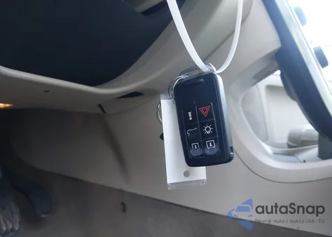 2013 Volvo Xc60 3.2 Premier z USA, uszkodzony, nr VIN YV4940DZ6D2393658